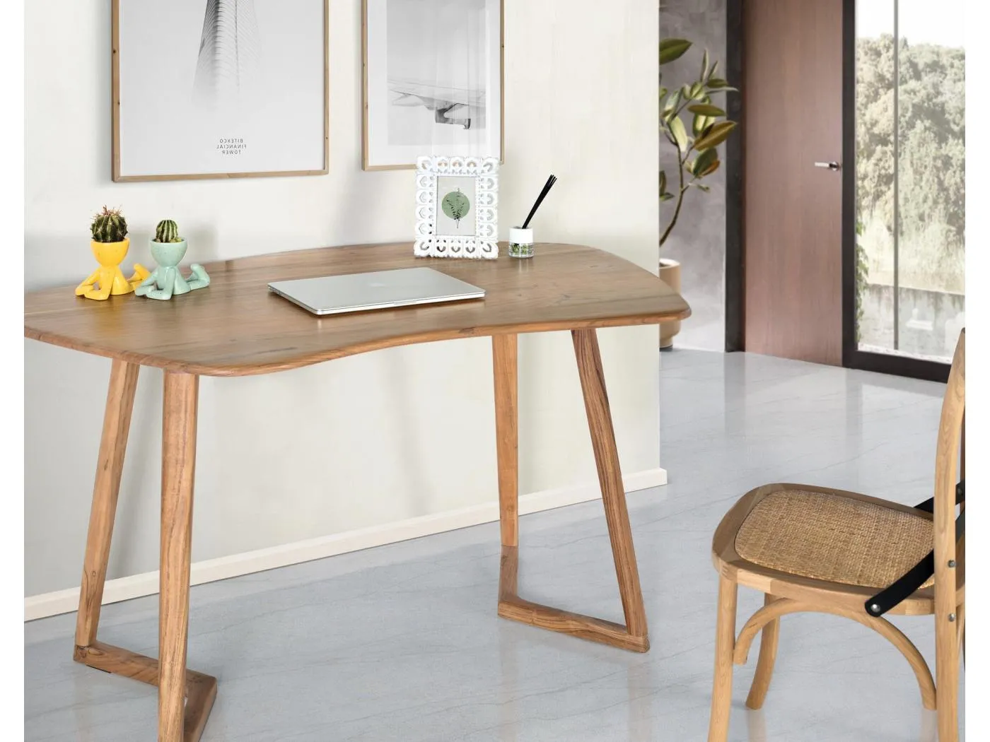 Schreibtisch aus massivem Akazienholz