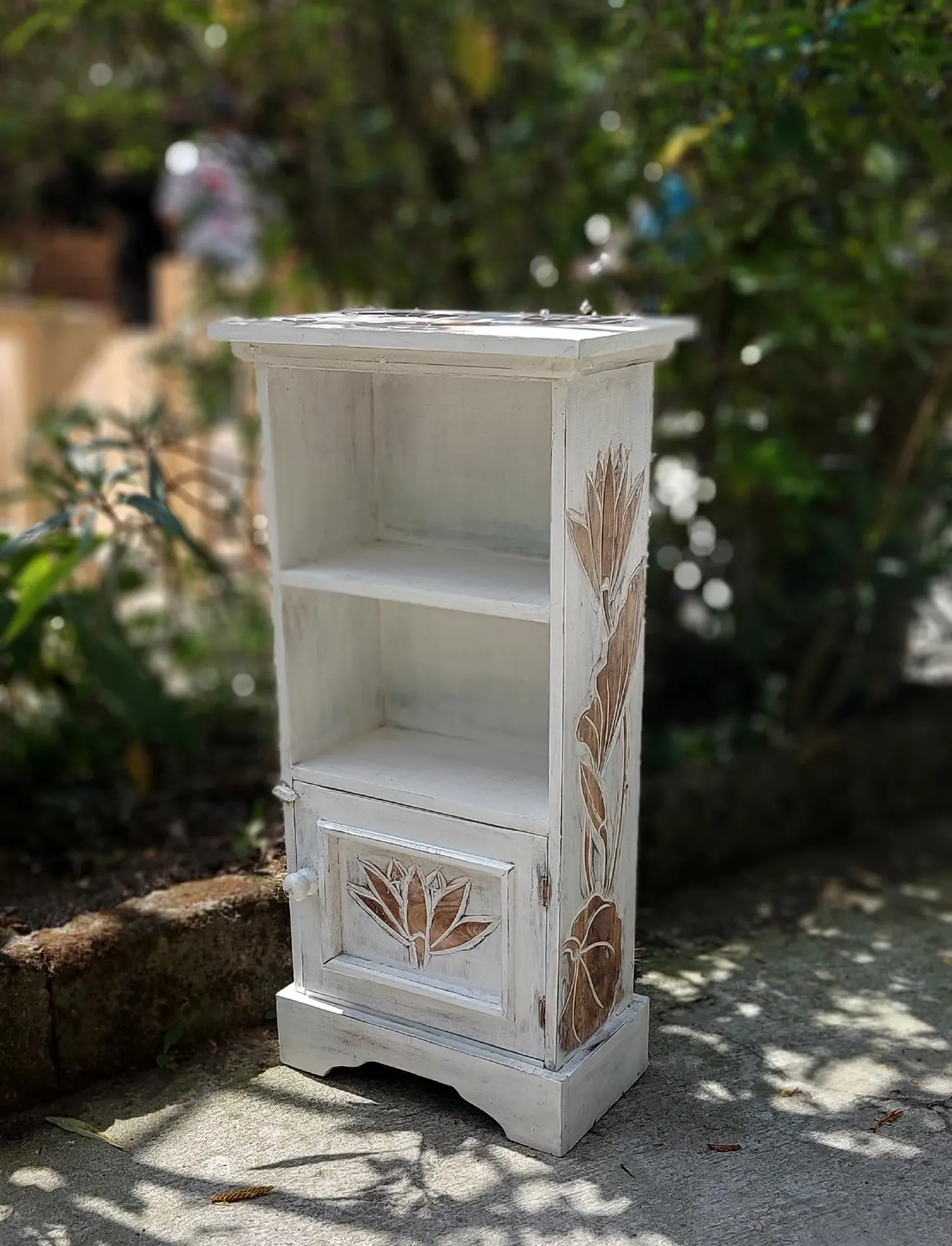 Regal 'Seelilie', whitewash, 1 Tür, H 70 cm, B 35 cm, T 21 cm