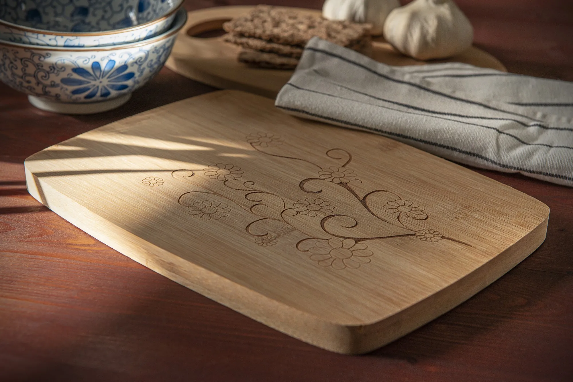 Schneidebrett mit Blumenmotiv, Bambus, B 27 cm, L 19,8 cm