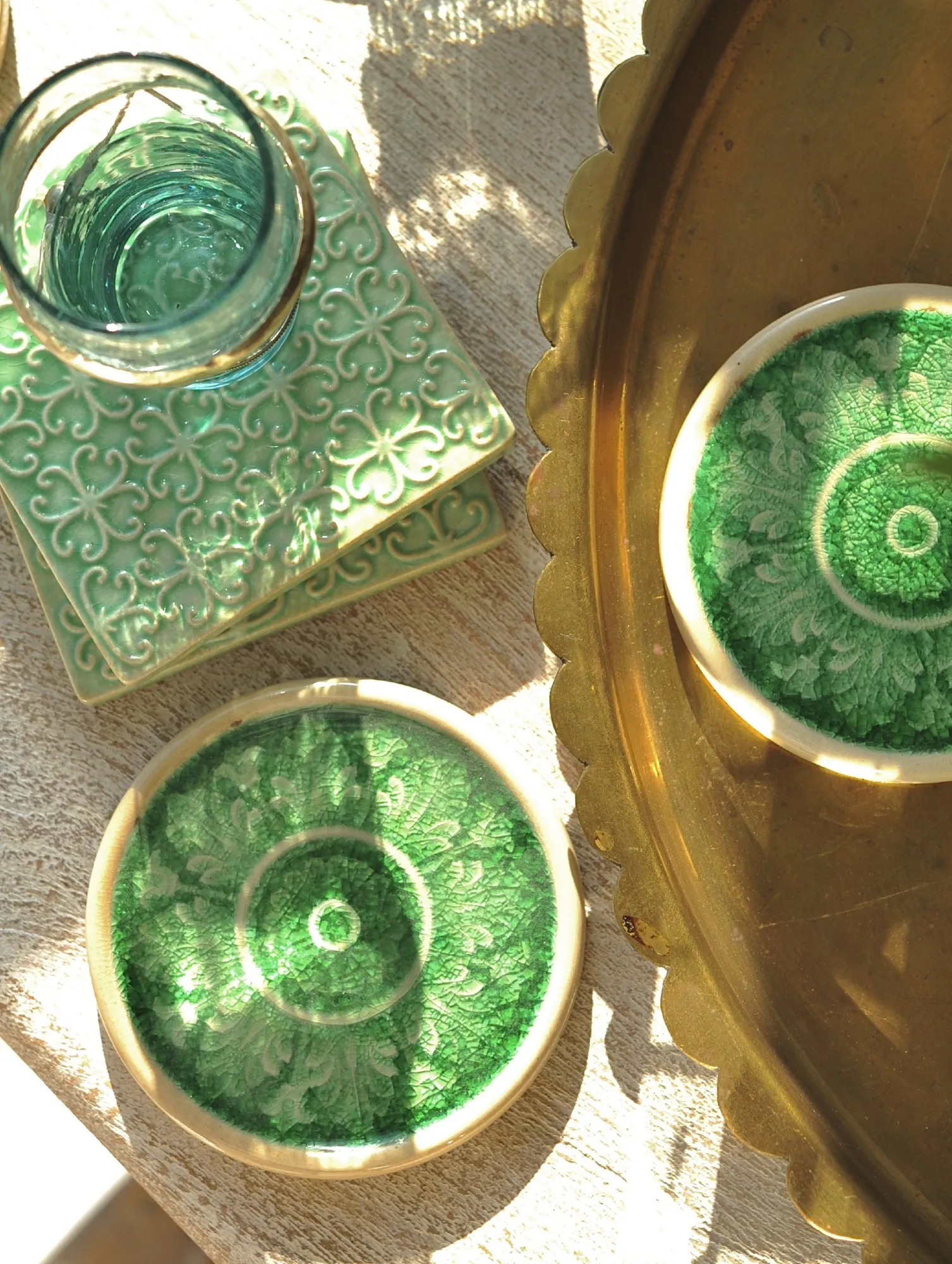 Steingutuntersetzer 'Blütenblätter', dunkelgrün, Ø 11 cm, H 1 cm