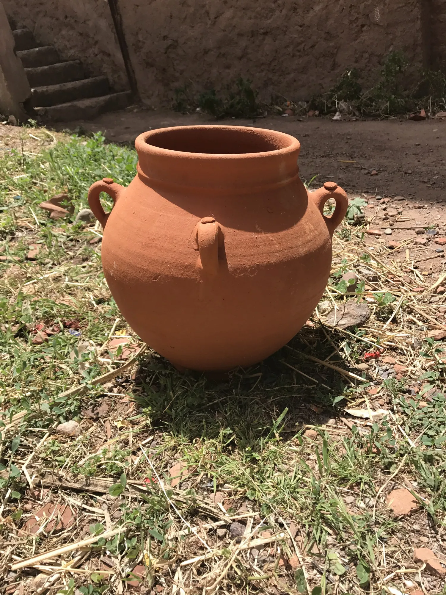 Amphore 4 Henkel, T 35 cm, B 35 cm, H 44 cm