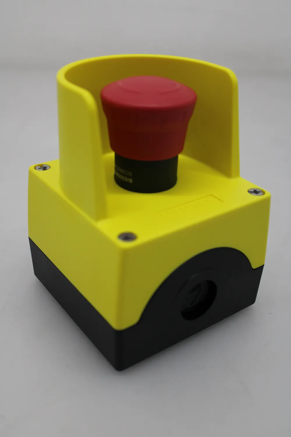 Siemens Pilztaster Im Gehäuse Schutzkragen Befehlsgeräte Gelb Drehentriegelung B-Ware