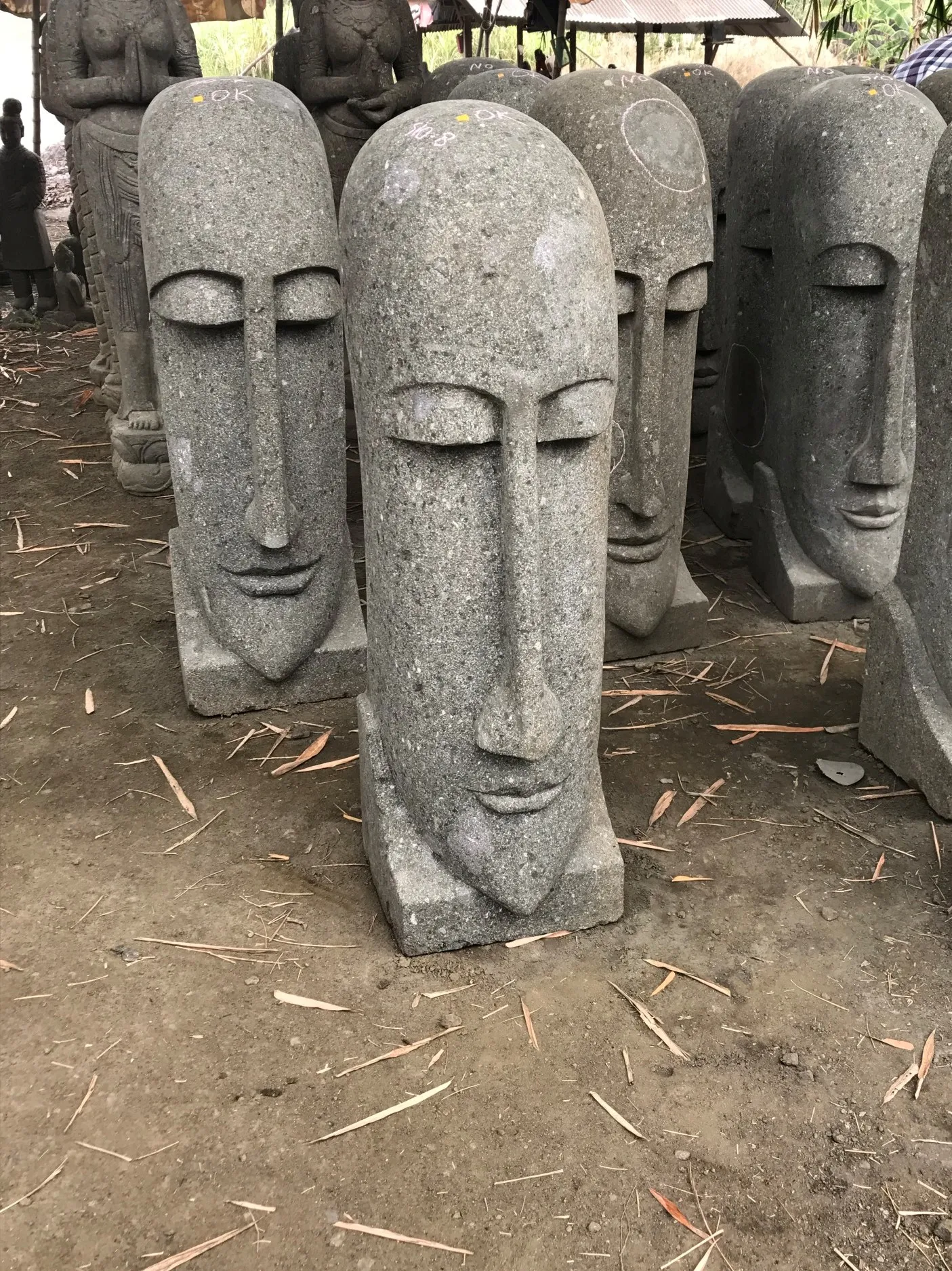 Skulptur 'Rapa Nui', Naturstein, H 100 cm, B 35 cm, L 39 cm