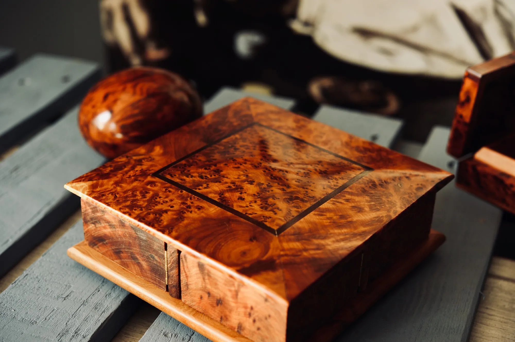 Thuja Secret Box, T 18 cm, B 18 cm, H 6 cm