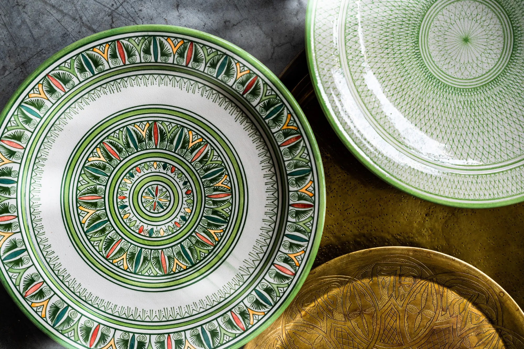 Zierteller, oliv, rot, gelb, blau, Ø 40 cm, H 6 cm