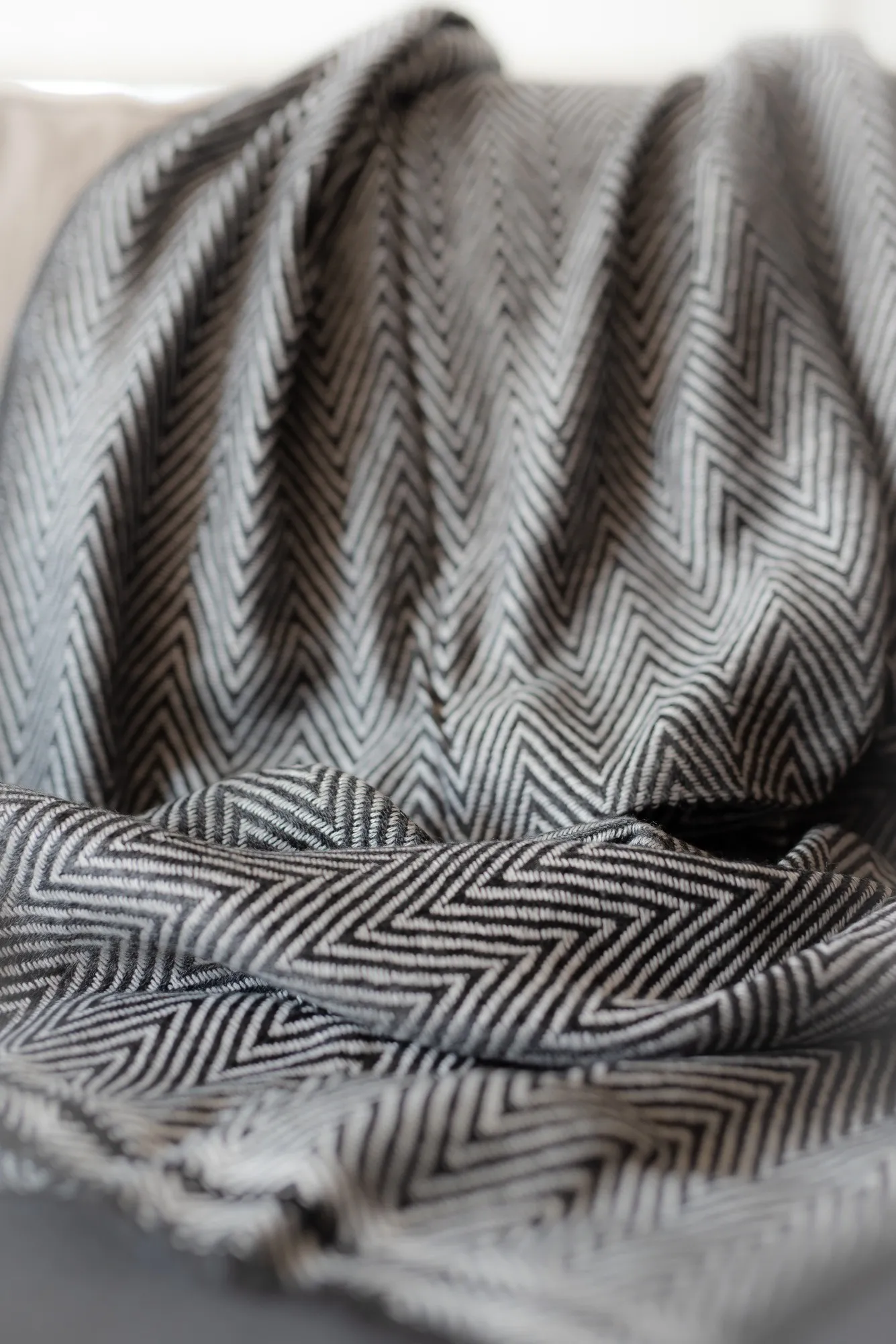 Wollstola 'Olavi', grau-schwarz, B 70 cm, L 200 cm