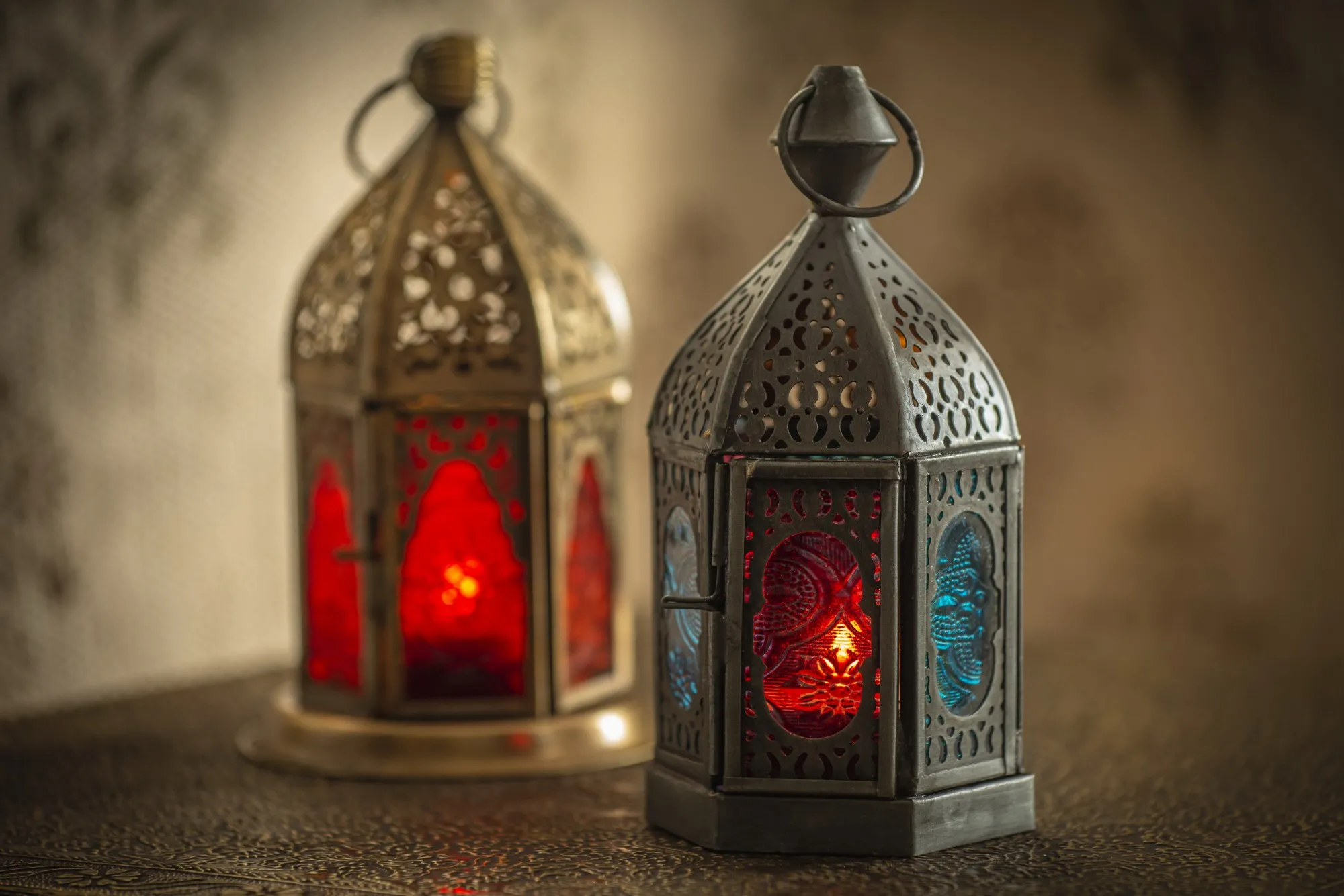 Laterne 'Kachla', türkis, rot, T 7 cm, B 7 cm, H 16 cm