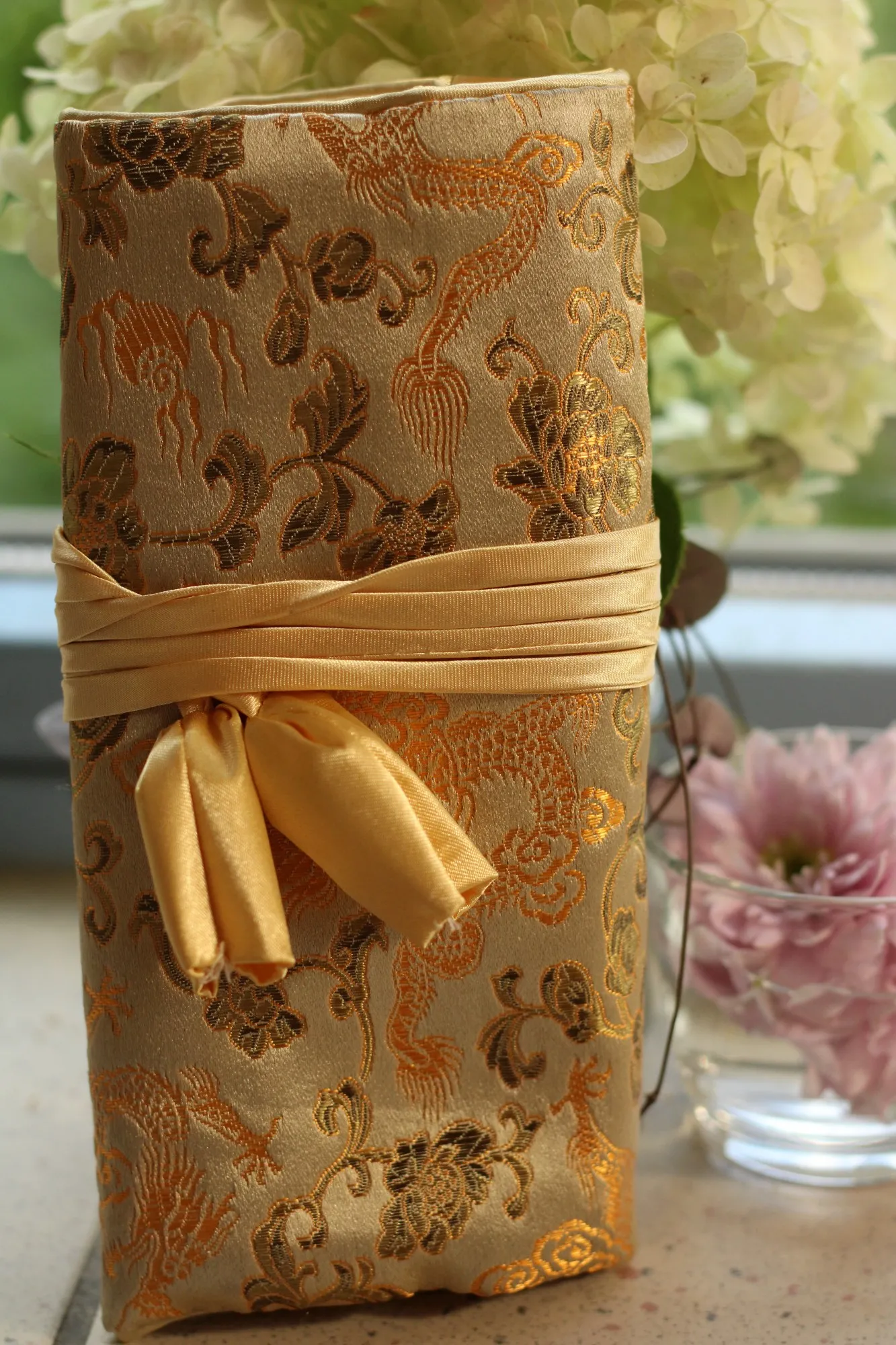 Schmucktäschchen, T 26,5 cm, B 18,5 cm