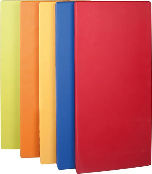 Liegepolster in verschiedenen Farben, verschiedene Längen